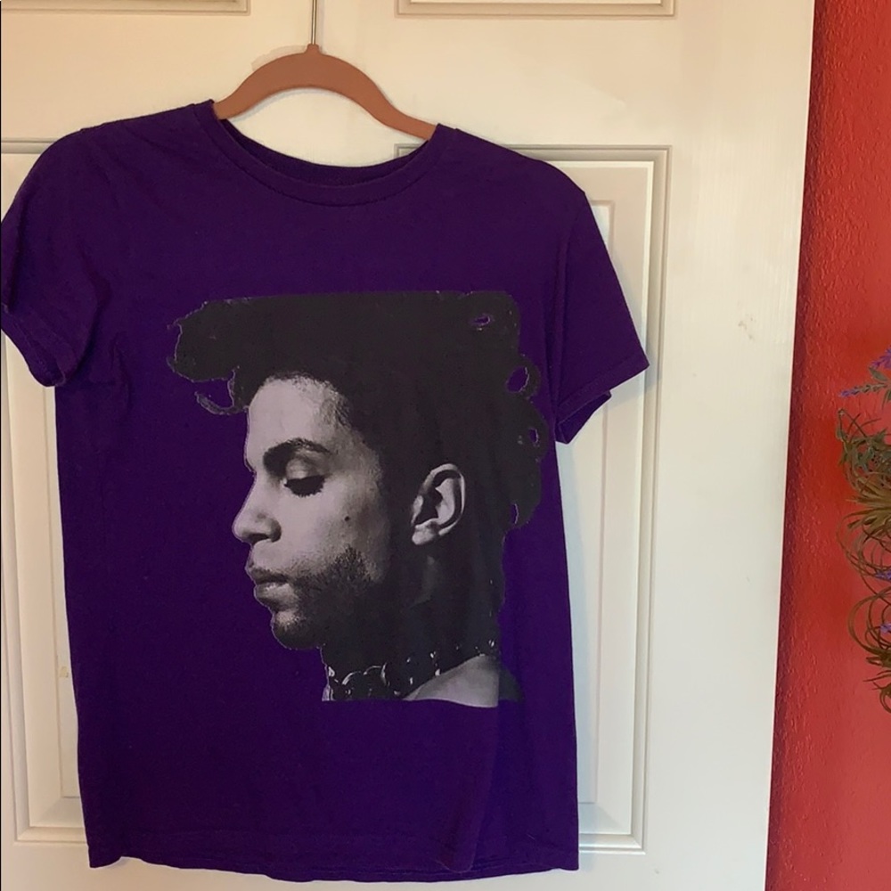 RARE S/M PRINCE ☔️ TSHIRT